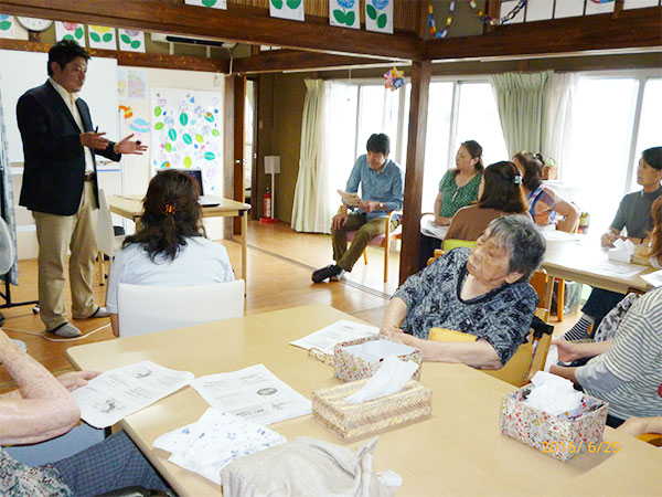 公民館での講演